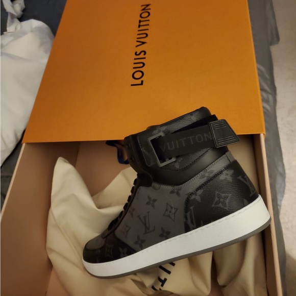 Louis Vuitton shoes - Picture 5 of 6